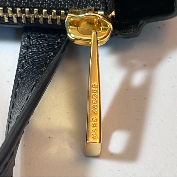 🎉HP 🎉 Marc Jacobs Mini Commuter Coated Leather Crossbody Bag - Picture 8 of 13